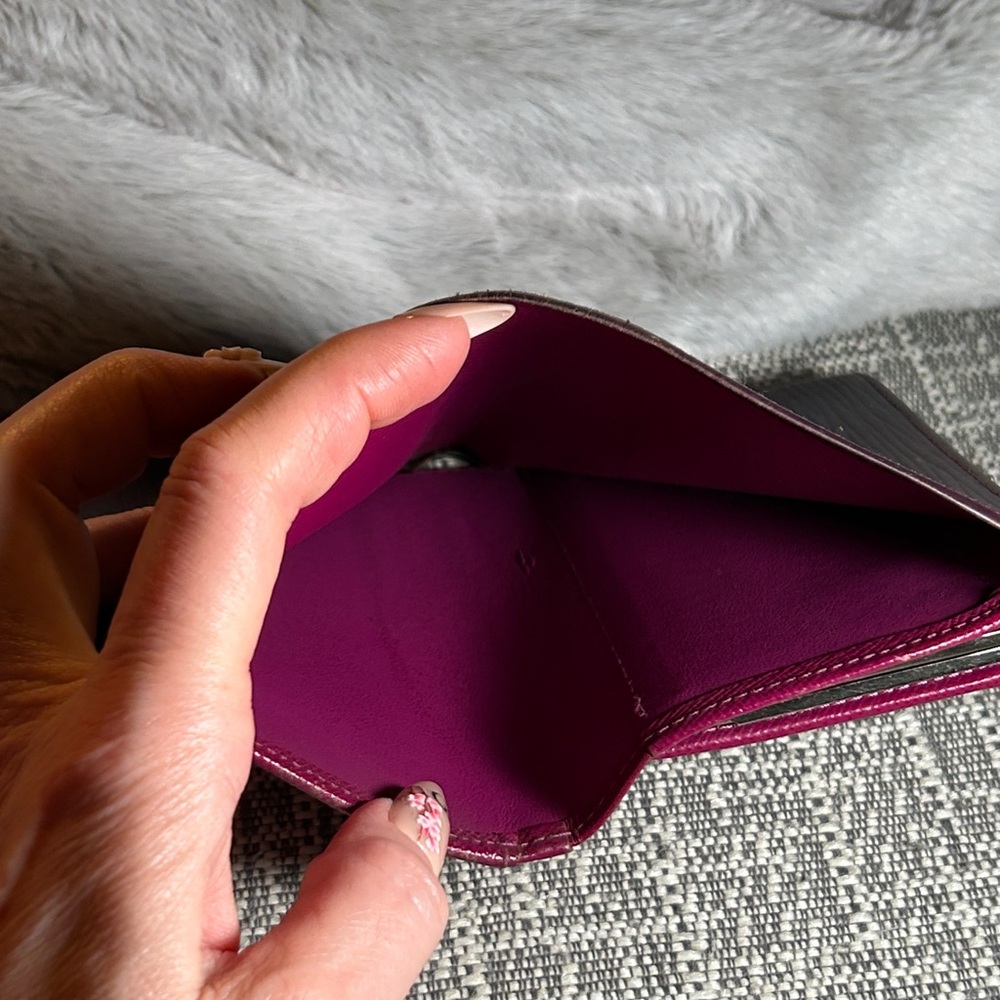 364. Louis Vuitton Portefeuille Viennois wallet in purple Epi - Picture 10 of 15
